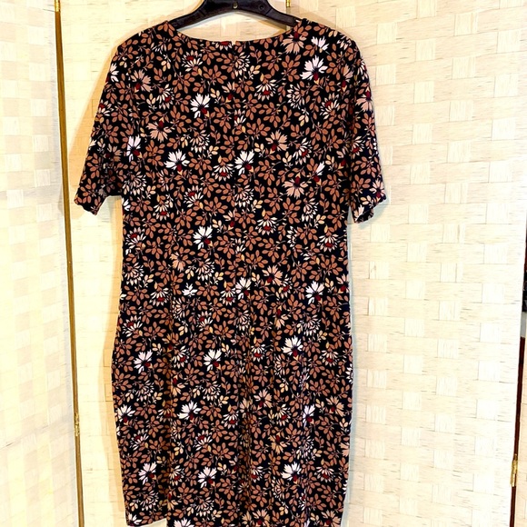 LANDS’ END Size 12P Stretchy Sheath Dress BROWN BLACK CREAM FLORAL EUC - Picture 7 of 13